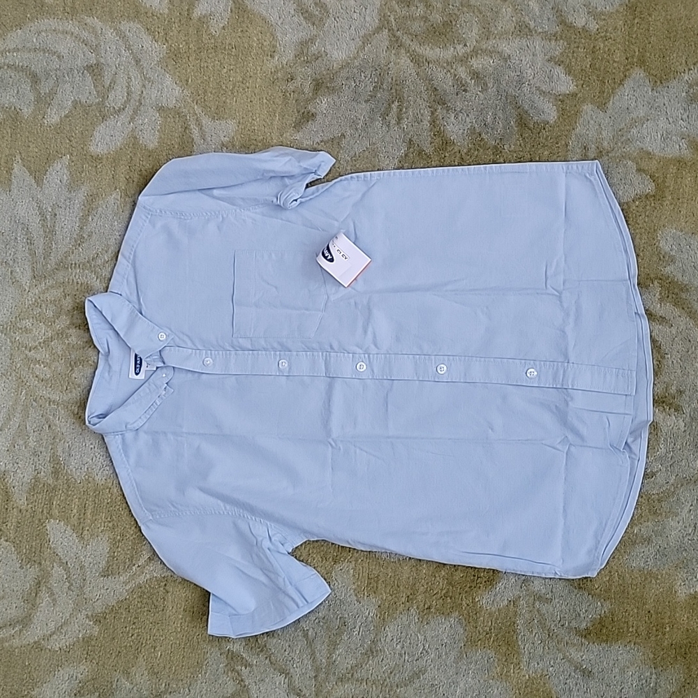 Old navy short sleeve light blue button down. NWT